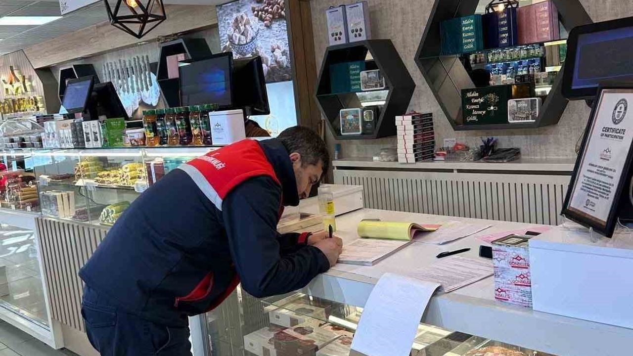 Afyonkarahisar'da Bolvadin ve Dazkırı'da Gıda Denetimi: 20’ye Yakın İşletme Kontrol Edildi