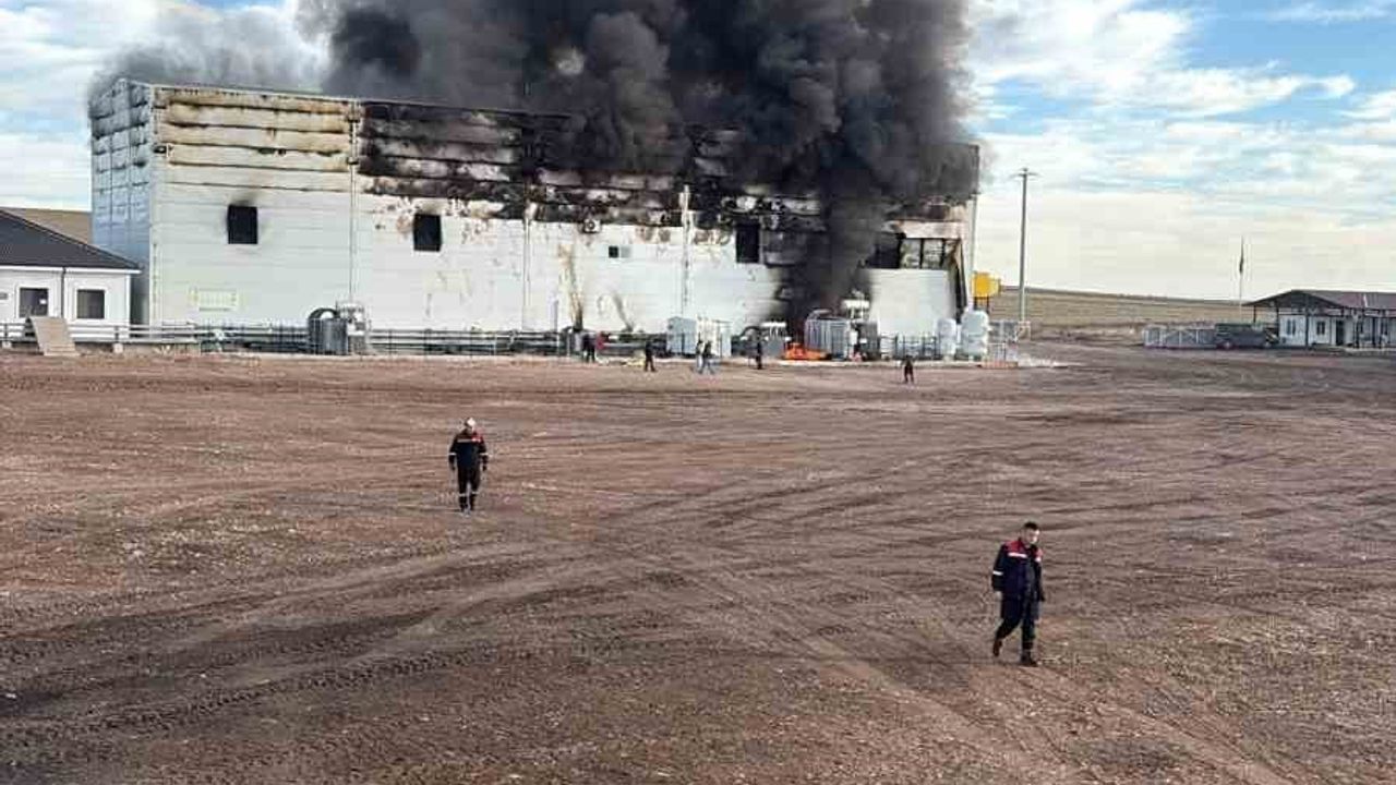 Afyonkarahisar'da Borbes Elektrik Tesisinde Yangın