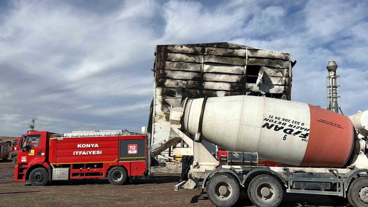 Afyonkarahisar'da Borbes Elektrik Tesisinde Yangın Kontrol Altına Alındı
