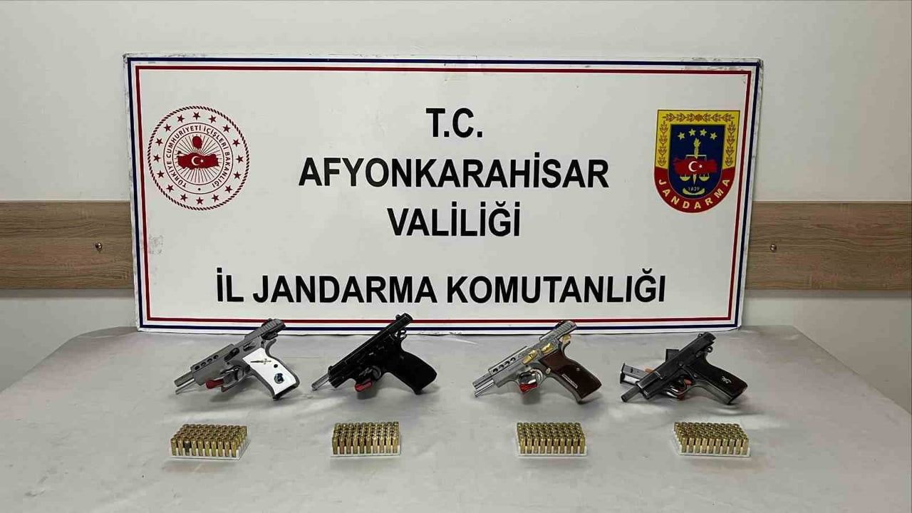 Afyonkarahisar'da düğün magandalarına operasyon: Çok sayıda silah ele geçirildi