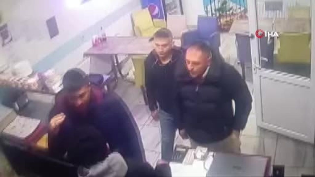 Afyonkarahisar'da Dükkanında Öldüresiye Darp: Anlar Kamerada