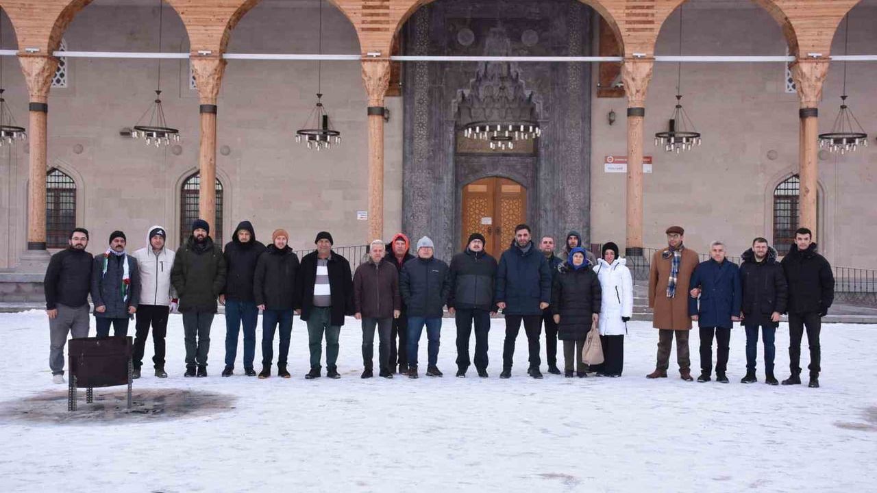 Afyonkarahisar'da Gençler Paşa Camii'nde Sabah Namazında Buluştu
