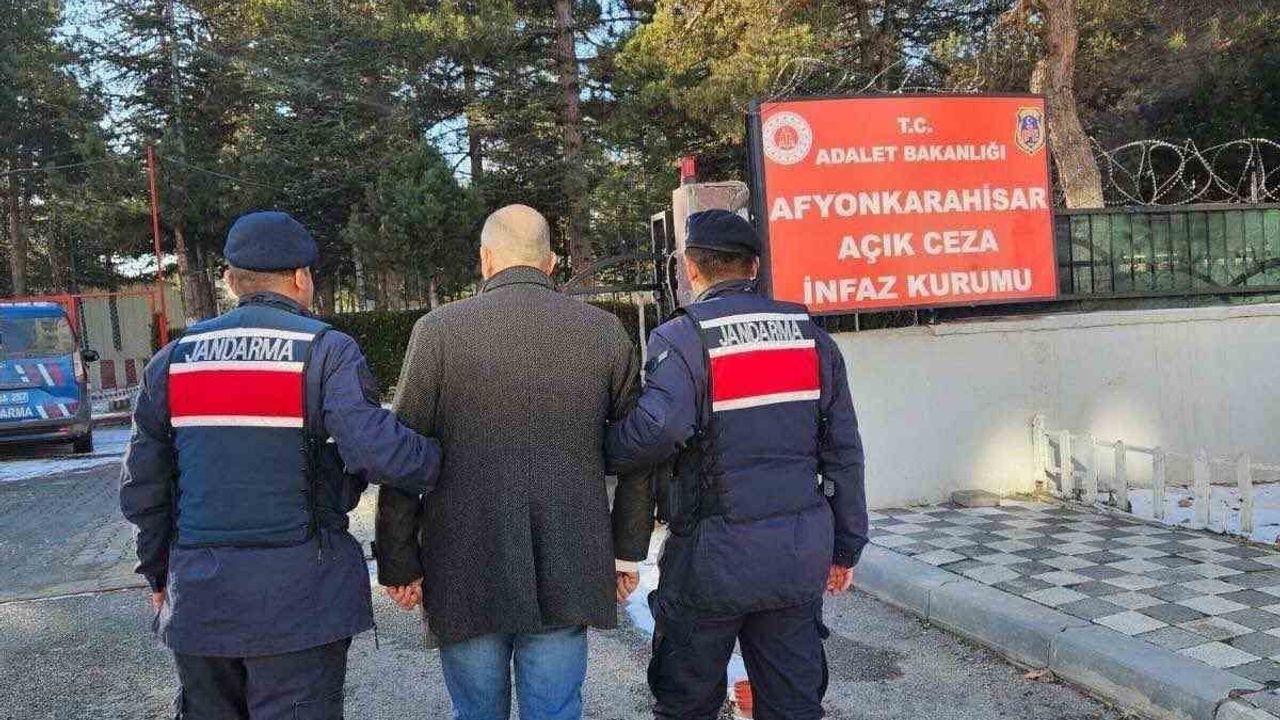 Afyonkarahisar'da Jandarma 24 Aranan Kişiyi Yakaladı; 5 Kişi Tutuklandı