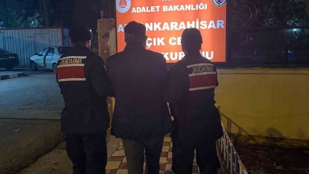 Afyonkarahisar'da Jandarma 51 Aranan Kişiyi Yakaladı, 13'ü Tutuklandı
