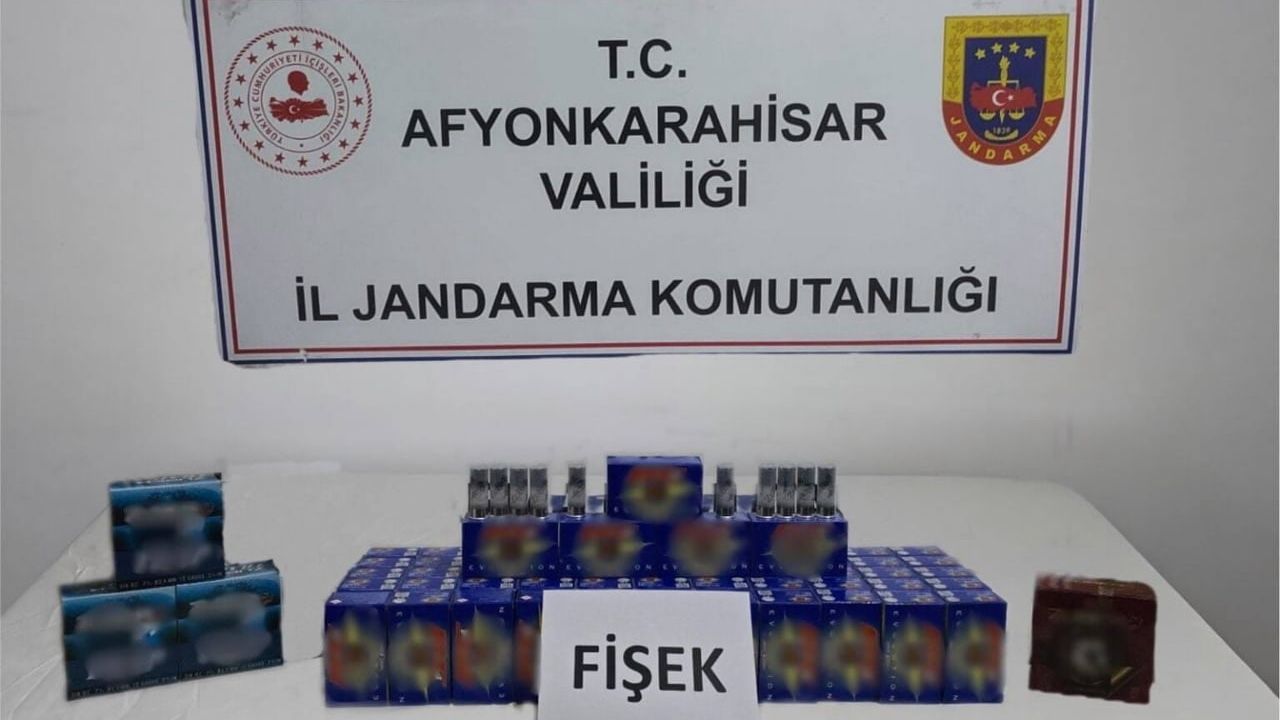 Afyonkarahisar'da Jandarma 700 Faturasız Av Tüfeği Mermisi Ele Geçirdi
