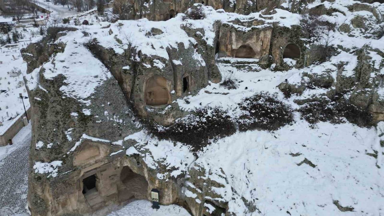 Afyonkarahisar'da Kar Altında Frig Vadisi'nden Kartpostallık Görüntüler