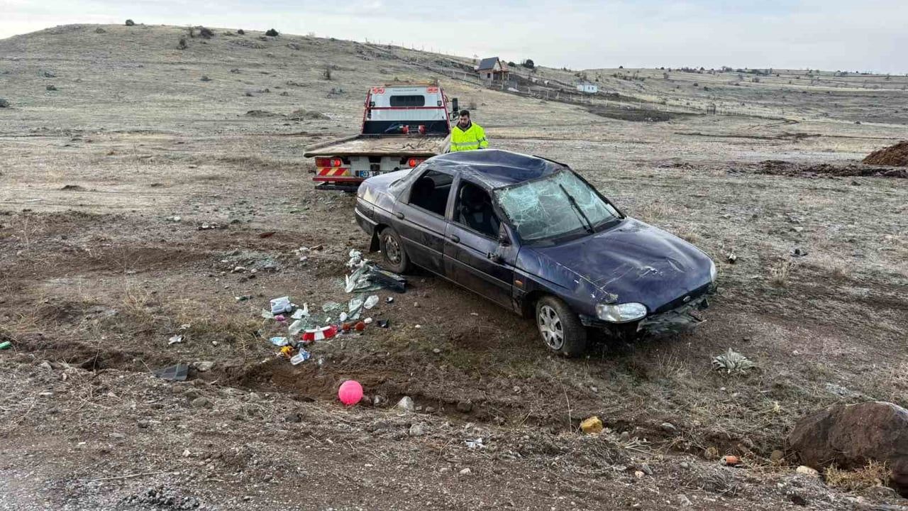Afyonkarahisar'da Otomobil Takla Attı: Emirdağ Dereköy'de 2 Kişi Yaralandı
