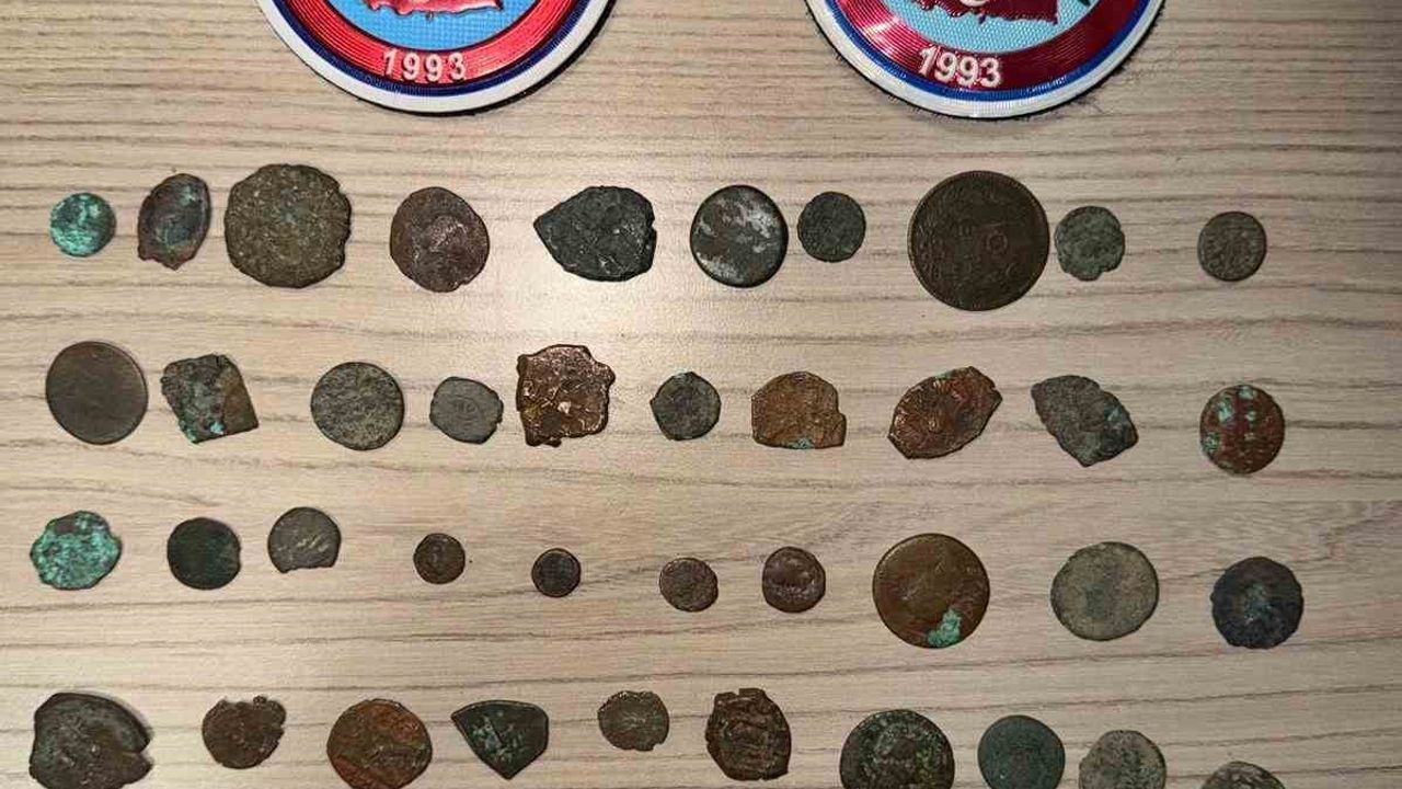 Afyonkarahisar'da polis denetimi: 22 kişiye bıçak cezası, 81.510 TL