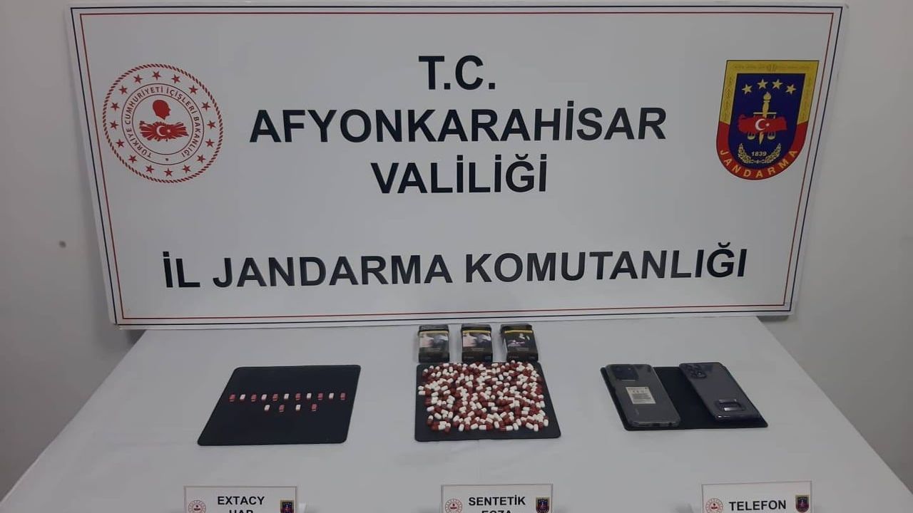 Afyonkarahisar'da Uyuşturucu Operasyonu: 2 Kişi 181 Hapla Tutuklandı