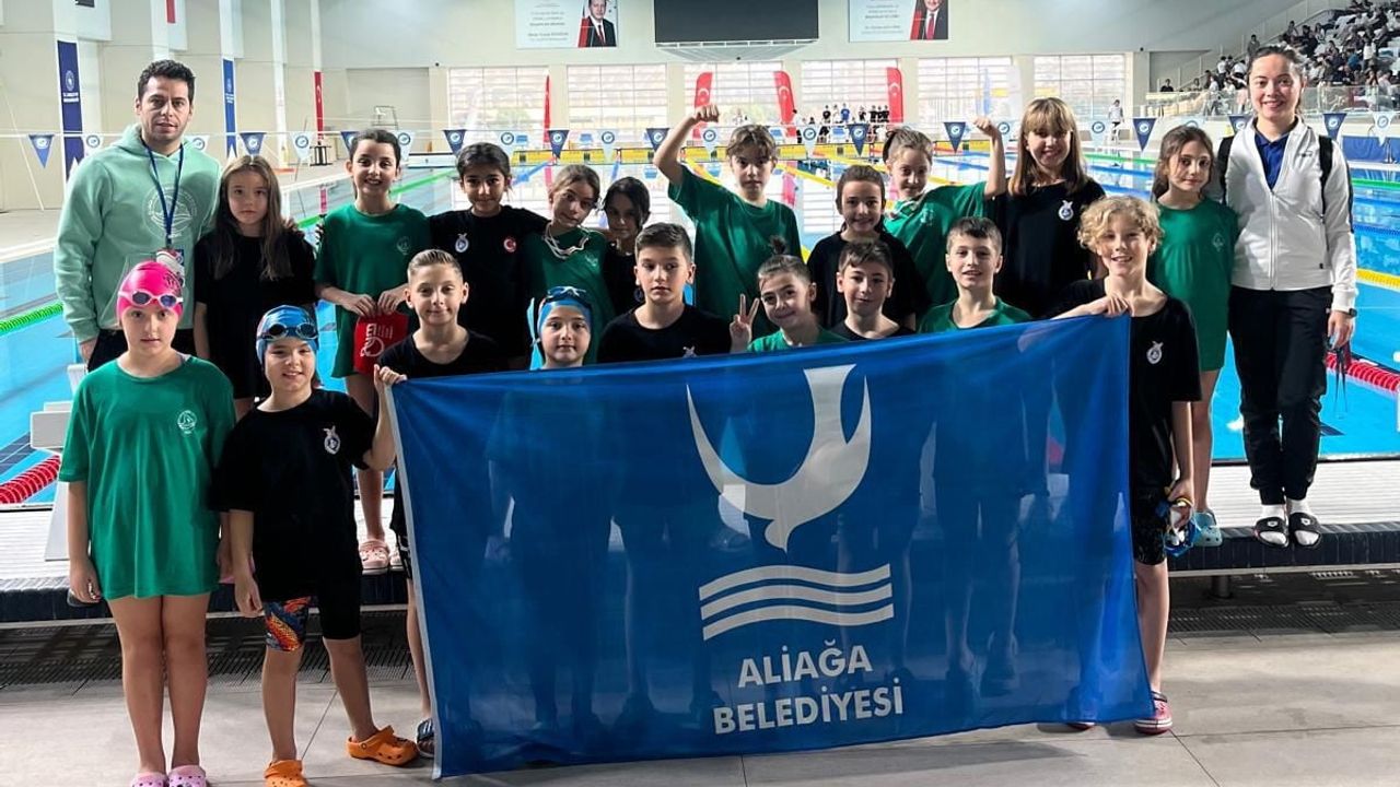 AGM Spor Kulübü İzmir 7-9 Yaş Yüzme Şenliklerinde Parladı