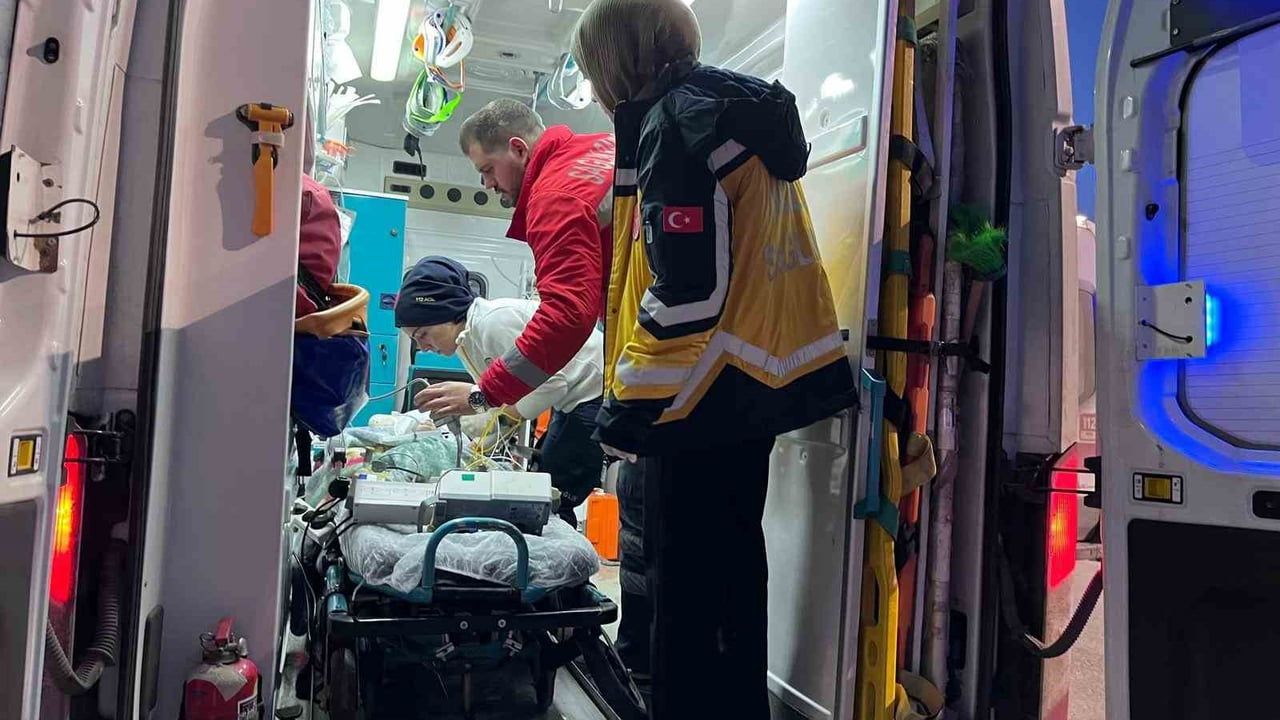 Ağrı'da 5 Aylık Down Sendromlu Bebek Uçak Ambulansla Ankara'ya Sevk Edildi