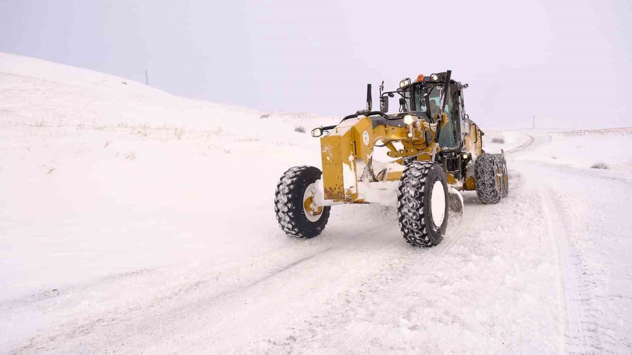 Ağrı’da Kapalı Köy Yolları Ulaşıma Açılıyor