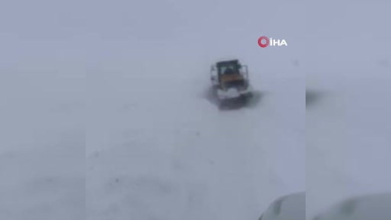 Ağrı Patnos'ta Yoğun Kar: 80 Yaşındaki Diyaliz Hastası Kurtarıldı