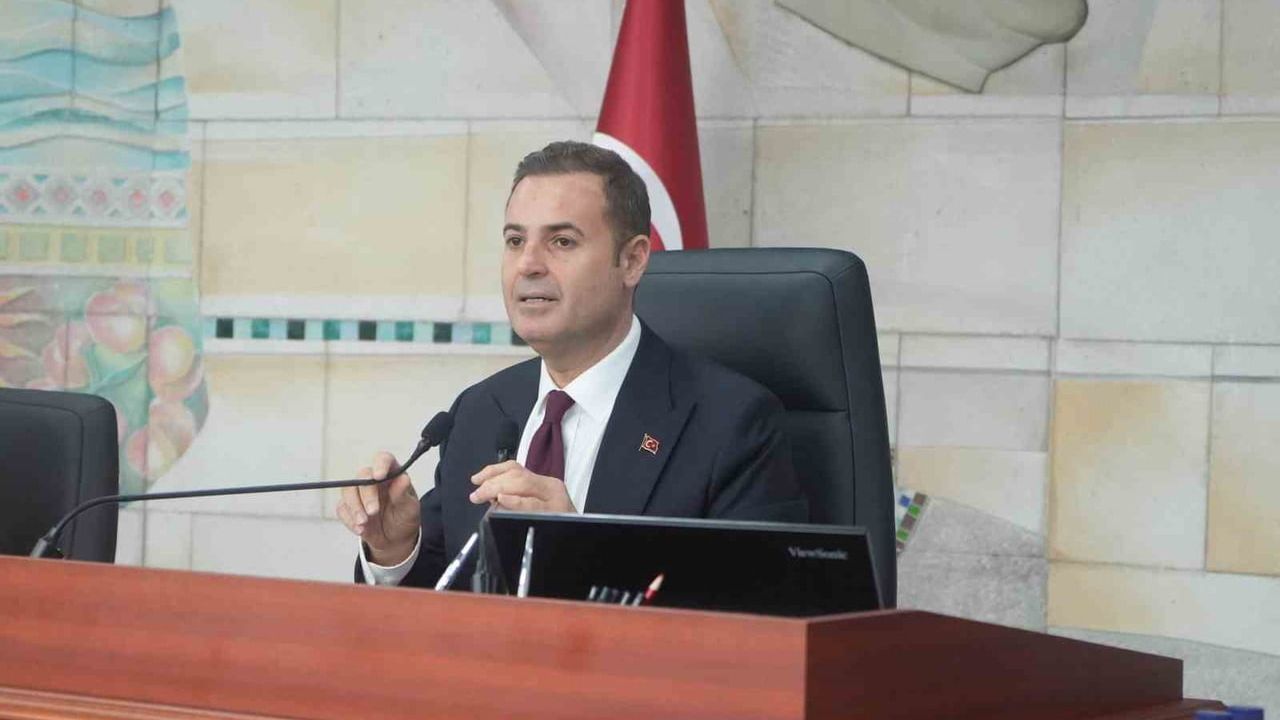 Ahmet Akın'dan 'AK Parti'ye geçiyor' iddialarına net yanıt: 'Balıkesir benim ailem'