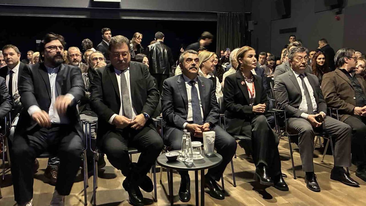 Ailem 2. sezonu Kabataş'ta tanıtıldı — Tekin ve Göktaş katıldı