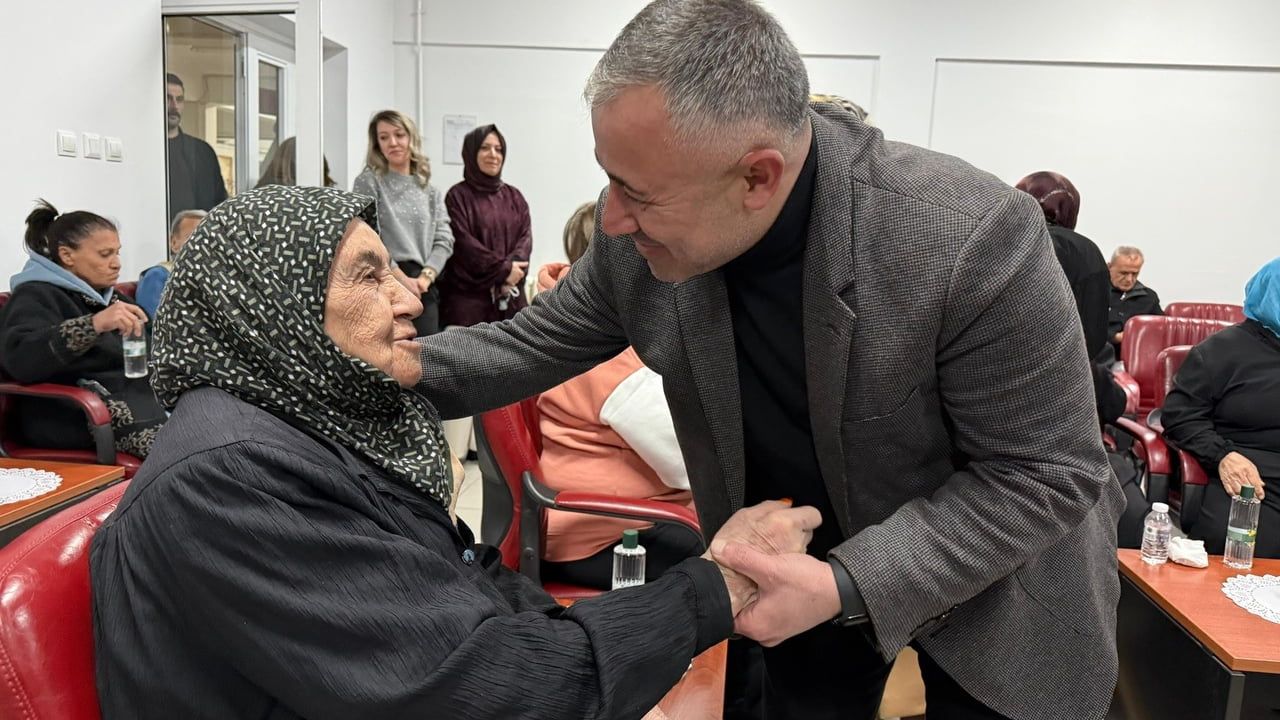 AK Parti Bilecik İl Başkanı Serkan Yıldırım huzurevi sakinleriyle buluştu