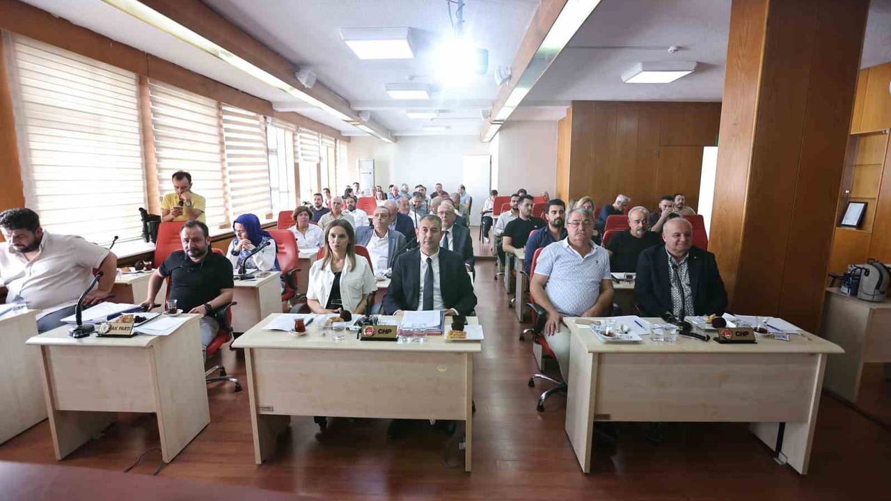 AK Parti'den Özgür Özel'e Açılış Öncesi Çağrı — Merkezefendi 'Atatürk ve Bilim' Tesisine Uyarı