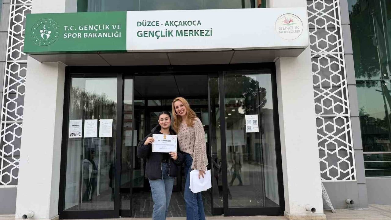 Akçakoca Gençlik Merkezi'nde Diksiyon Atölyesi Tamamlandı