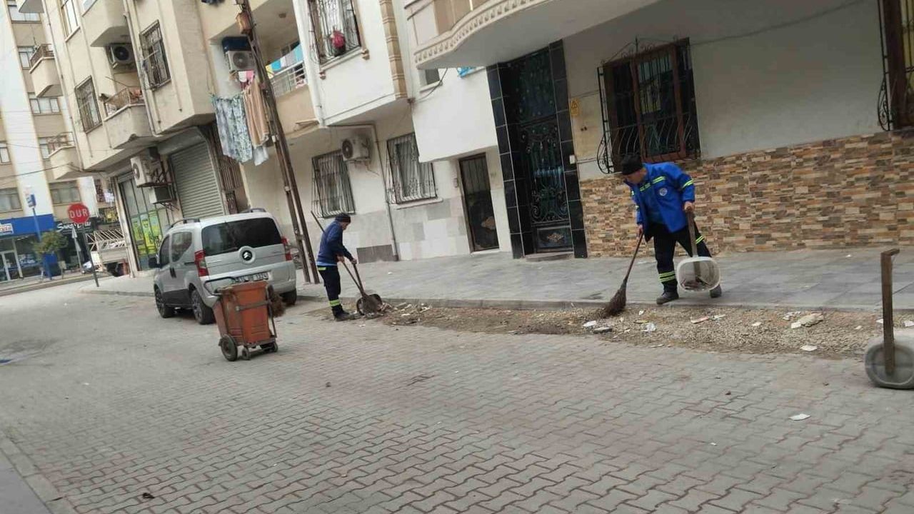 Akdeniz'de 7/24 Çevre Temizliği: Günde 400 Ton Atık Toplanıyor