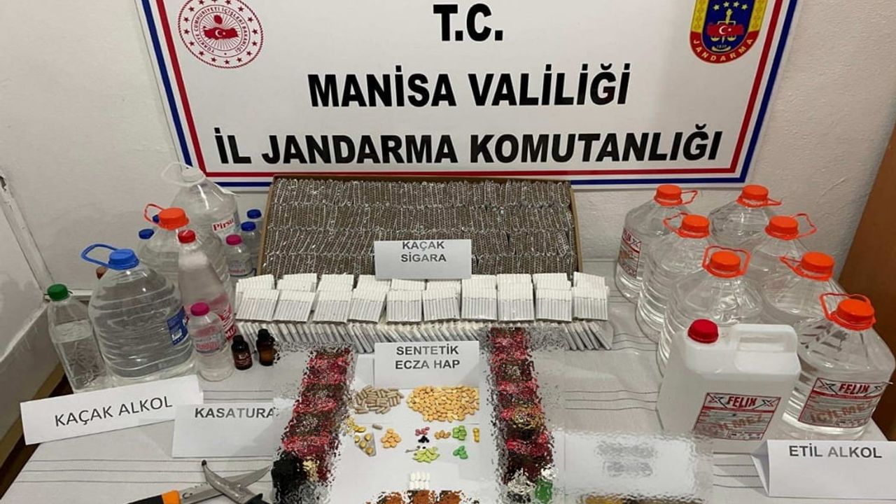 Akhisar Jandarma'dan Kaçak Alkol ve Uyuşturucu Operasyonu: 4 Kişiye İşlem