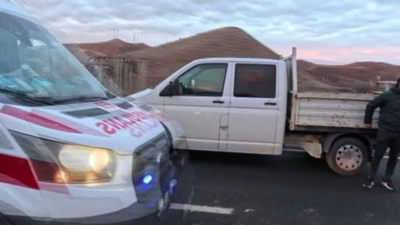 Aksaray'da Kafa Kafaya Çarpışma: 6 Yaralı