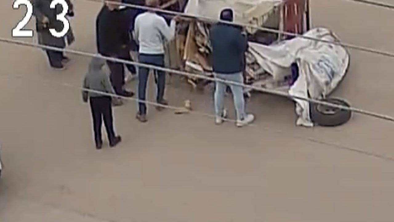 Aksaray'da Üç Tekerlekli Elektrikli Motosiklet Virajda Devrildi