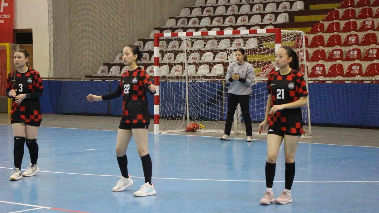 Aksaray'ın Hentbol Üçüzleri: Eda, Elif ve Esra Milli Takım Hedefinde