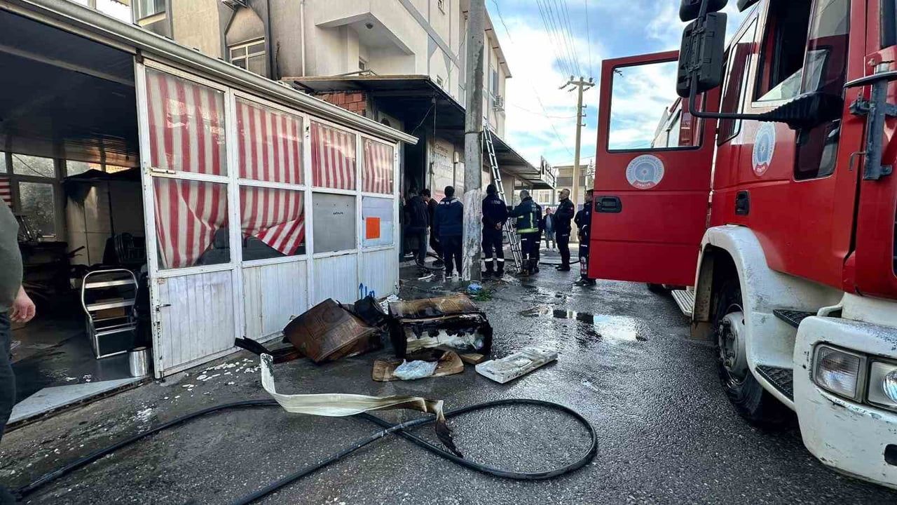 Aksu'da İş Yeri Yangını Korkuttu