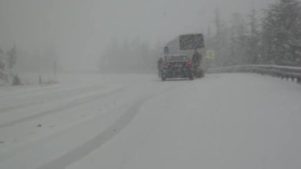 Alacabel'de Kar Etkisini Sürdürüyor: Kar Kalınlığı Yer Yer 30 Santimetre