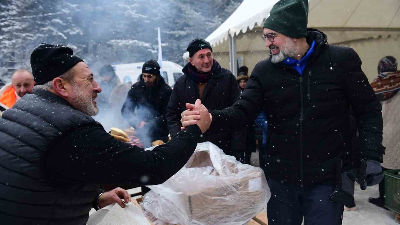 Alaçam Kar Festivali Kestel'de: Çocuklara Karne Hediyesi
