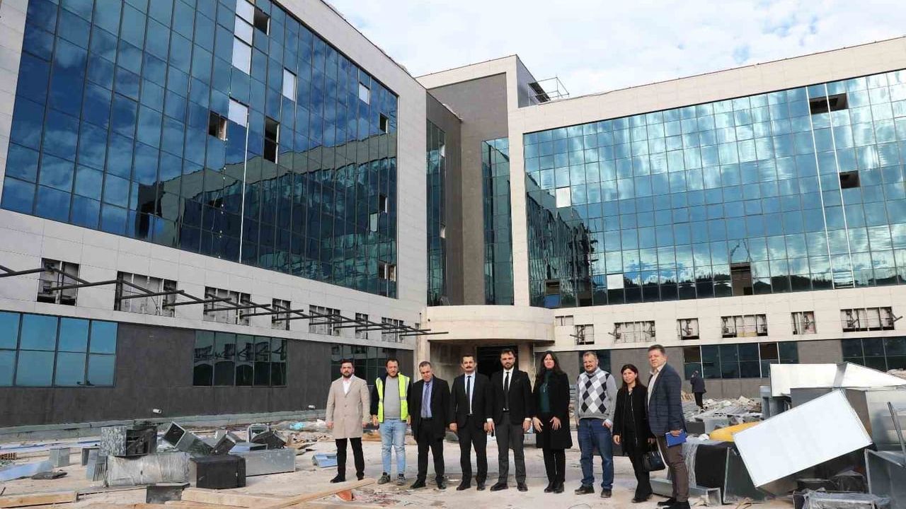 Alaçam–Yakakent Devlet Hastanesi’nde Çalışmalar Yüzde 75’e Ulaştı