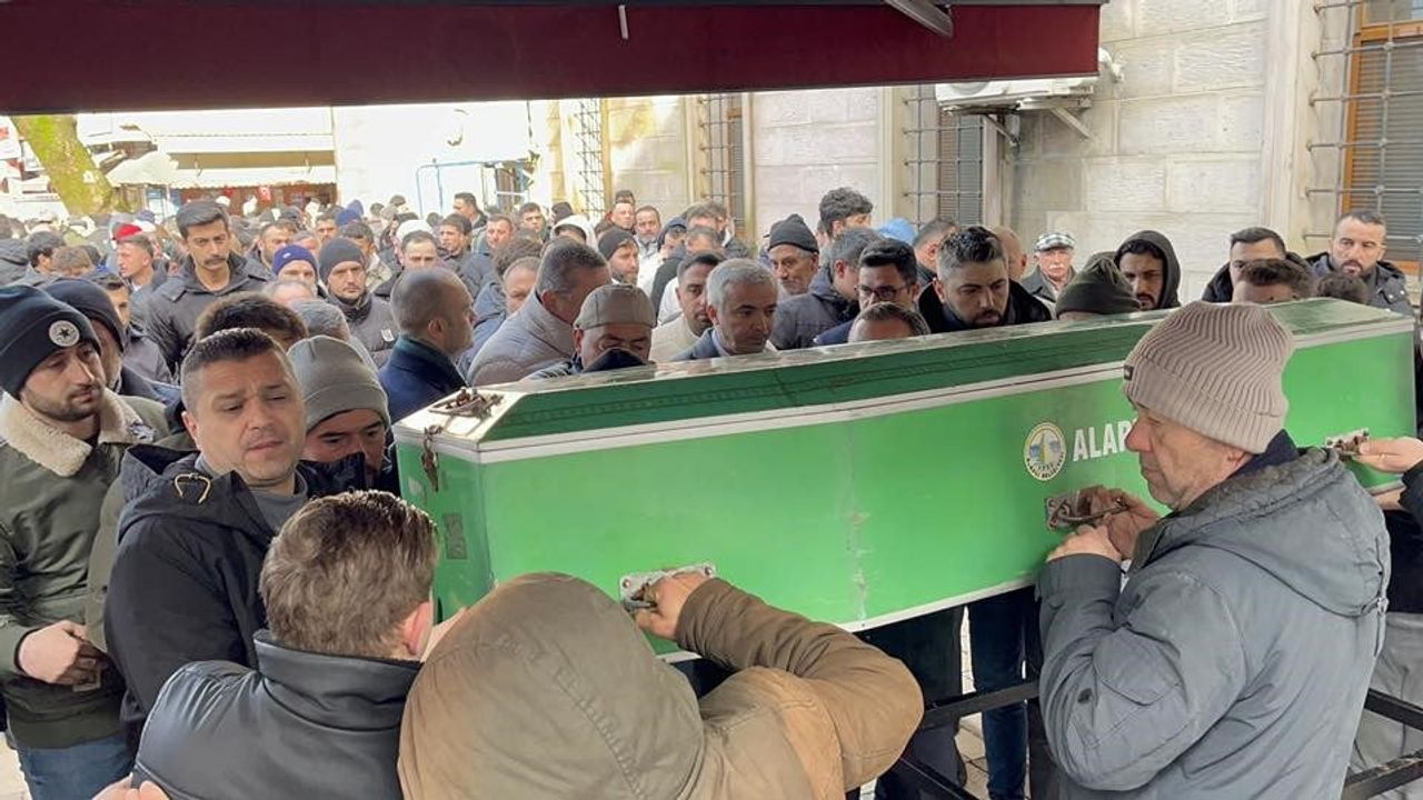 Alaplı’da ölü bulunan adliye çalışanı Mustafa Uçar defnedildi