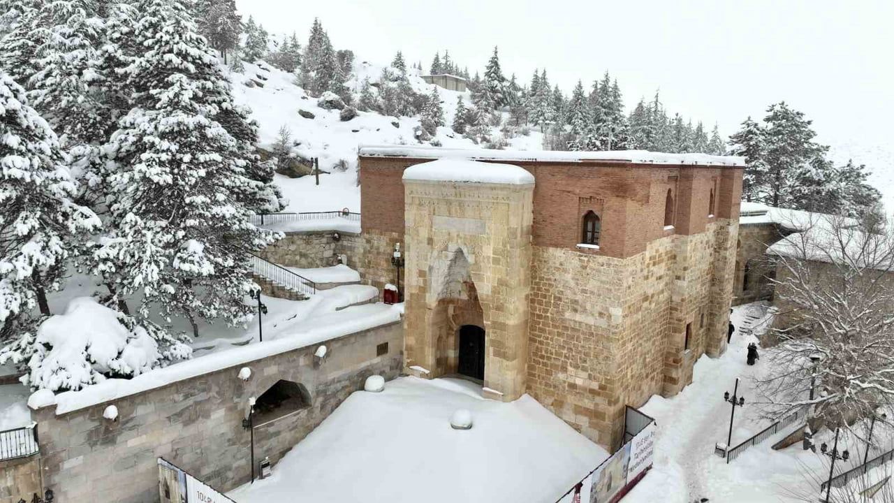 Ali Ayar Afşin'de Torununun Kızağını Çekerek Antrenman Yaptı