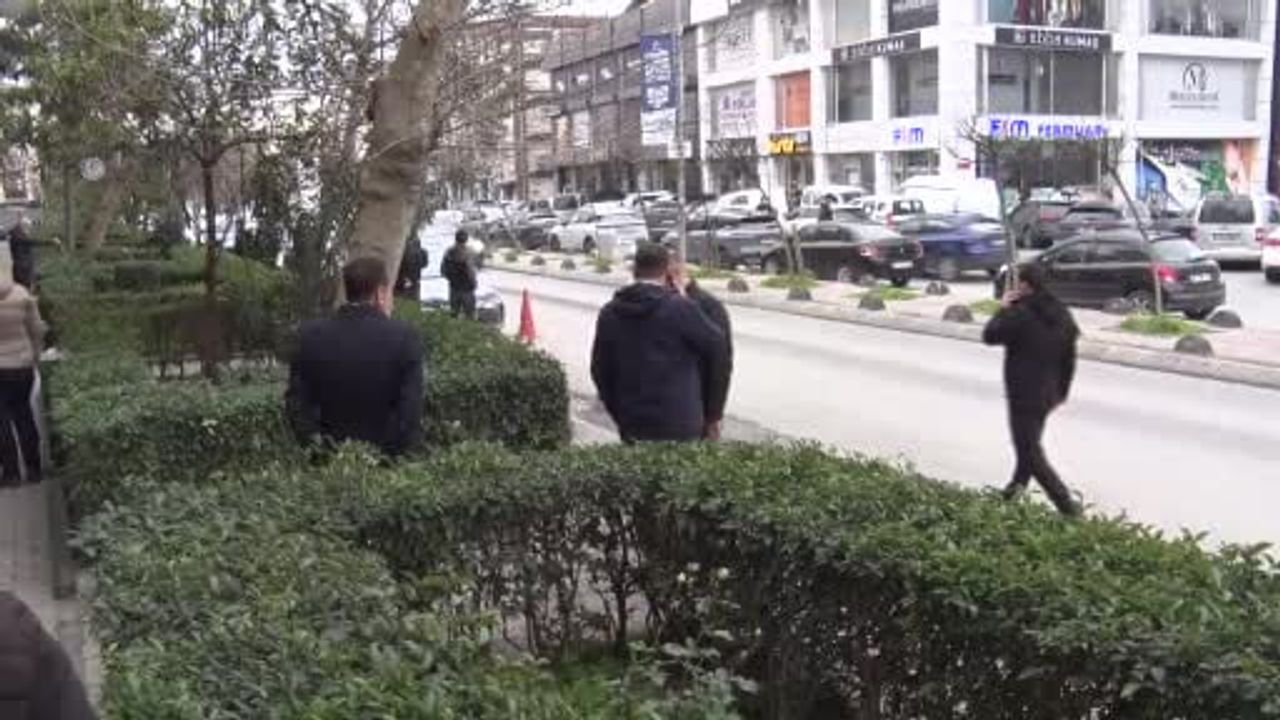 Ali Yerlikaya, Güngören'de Öldürülen Atlas Çağlayan'ın Ailesine Taziye Ziyaretinde