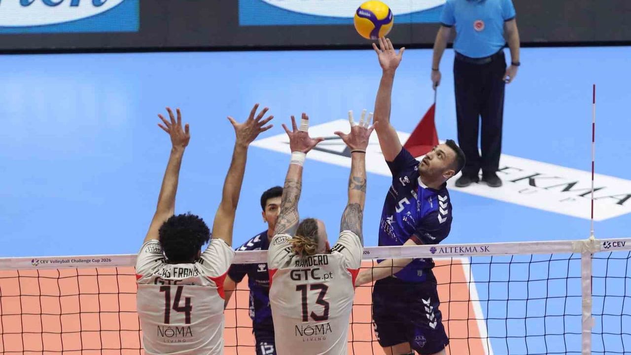 Altekma, CEV Challenge Cup'ta Benfica'yı Altın Setle Yenip Çeyrek Finalde