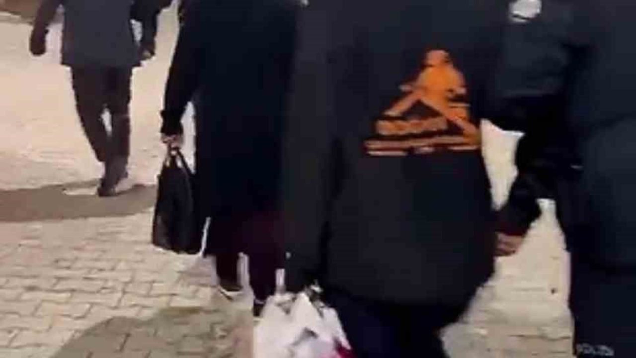 Altınözü'nde 4 Aranan Şahıs Yakalandı: Hapis Cezalarıyla Tutuklandılar