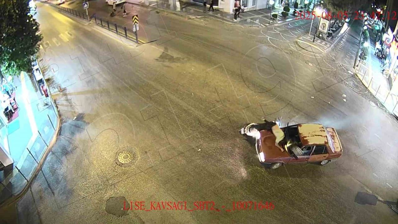 Amasya'da Motosiklet Kazaları: Kaputa Yapıştı, Kuryenin Üzerinden Geçildi