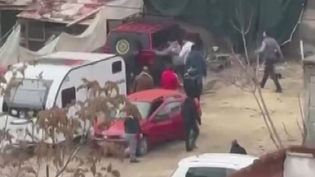 Amasya'da Muhtar Yangında Mahsur Kalan Köpeği Kurtardı