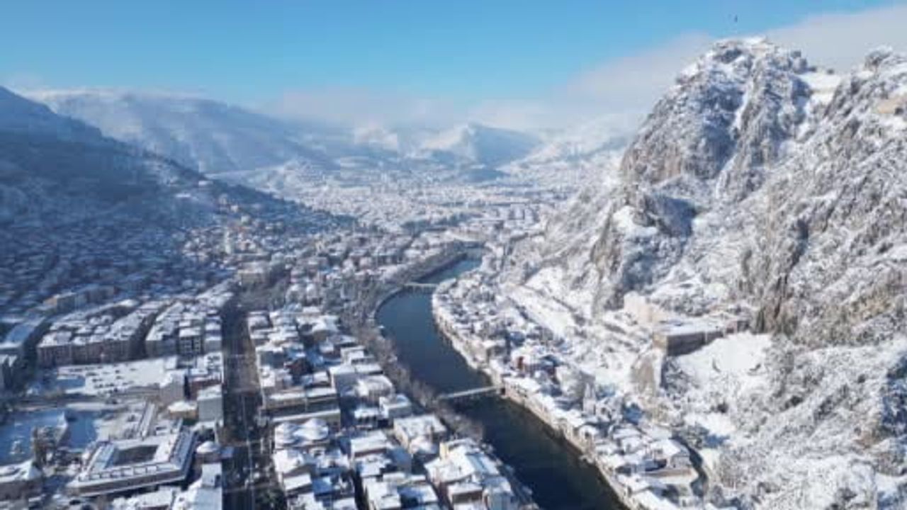 Amasya Kartpostal Gibi Beyaza Büründü