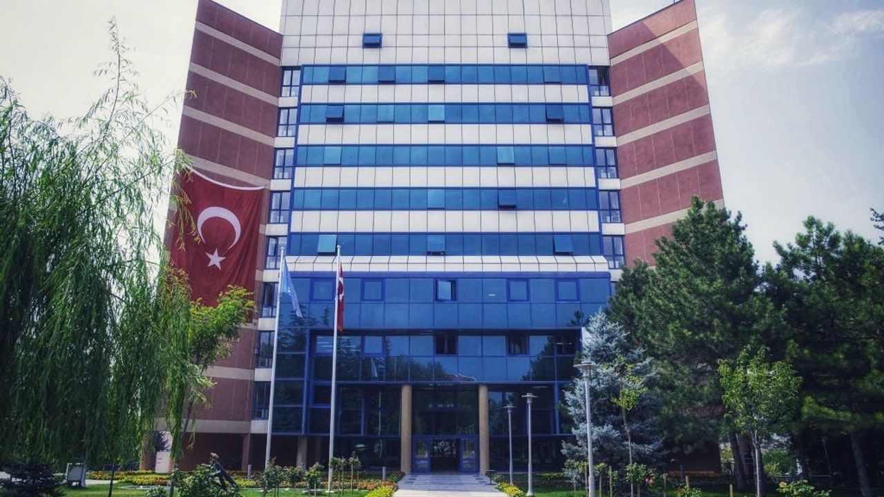 Anadolu Üniversitesi AÖF'te Ölçme-Değerlendirmede Şeffaflık: Optik Cevap Kağıtları Erişime Açıldı