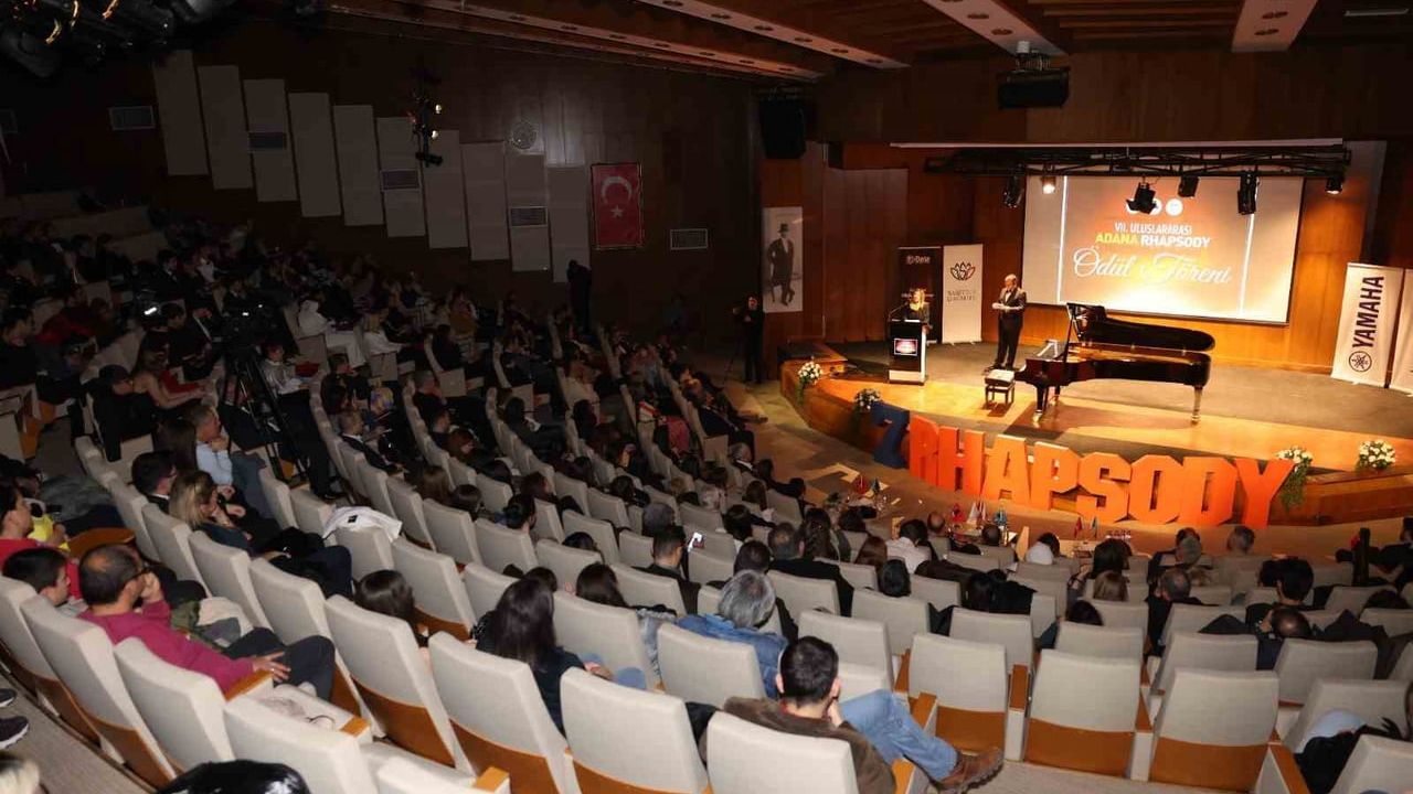 Anadolu Üniversitesi Piyanistleri Adana Rhapsody'de 1. ve 2. Oldu
