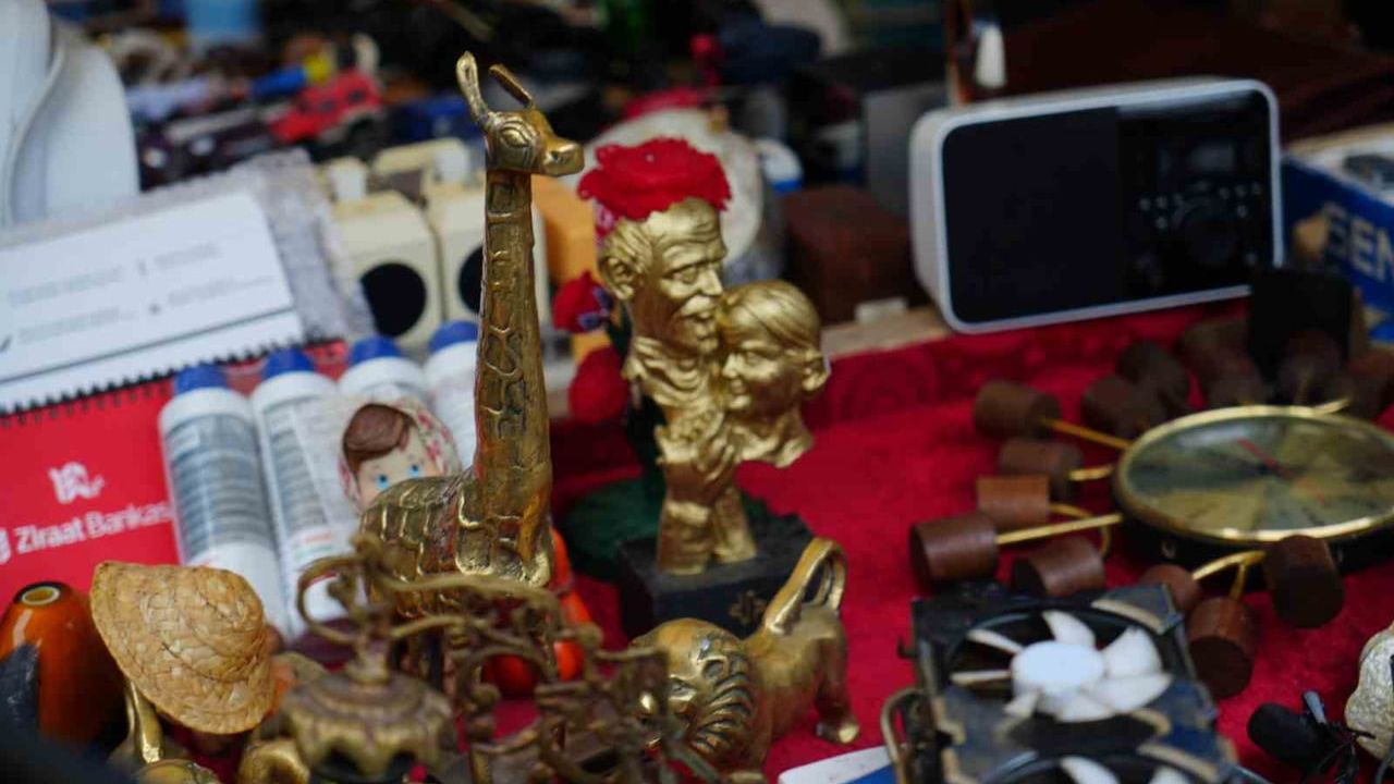 Ankara Bit Pazarı İtfaiye Meydanı'nda: Antika ve İkinci El Hazineleri