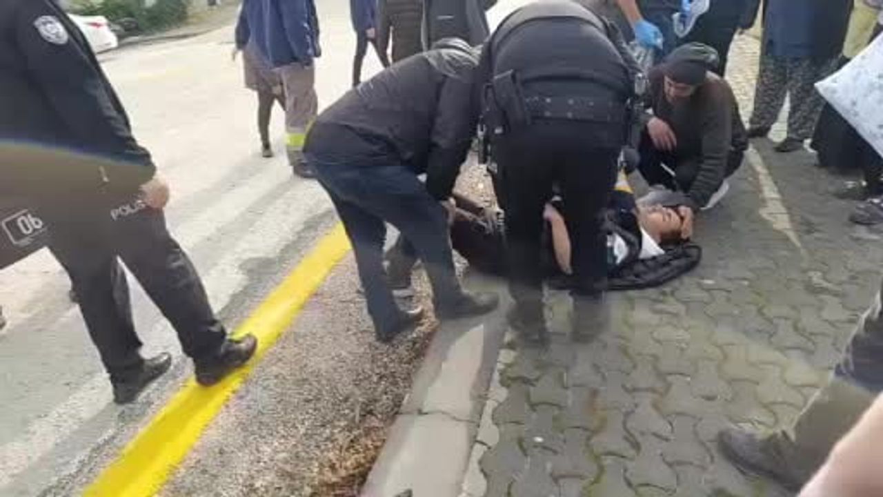 Ankara'da Motosiklet Sürücüsü Köpeğe Çarpmamak İçin Kaza Yaptı