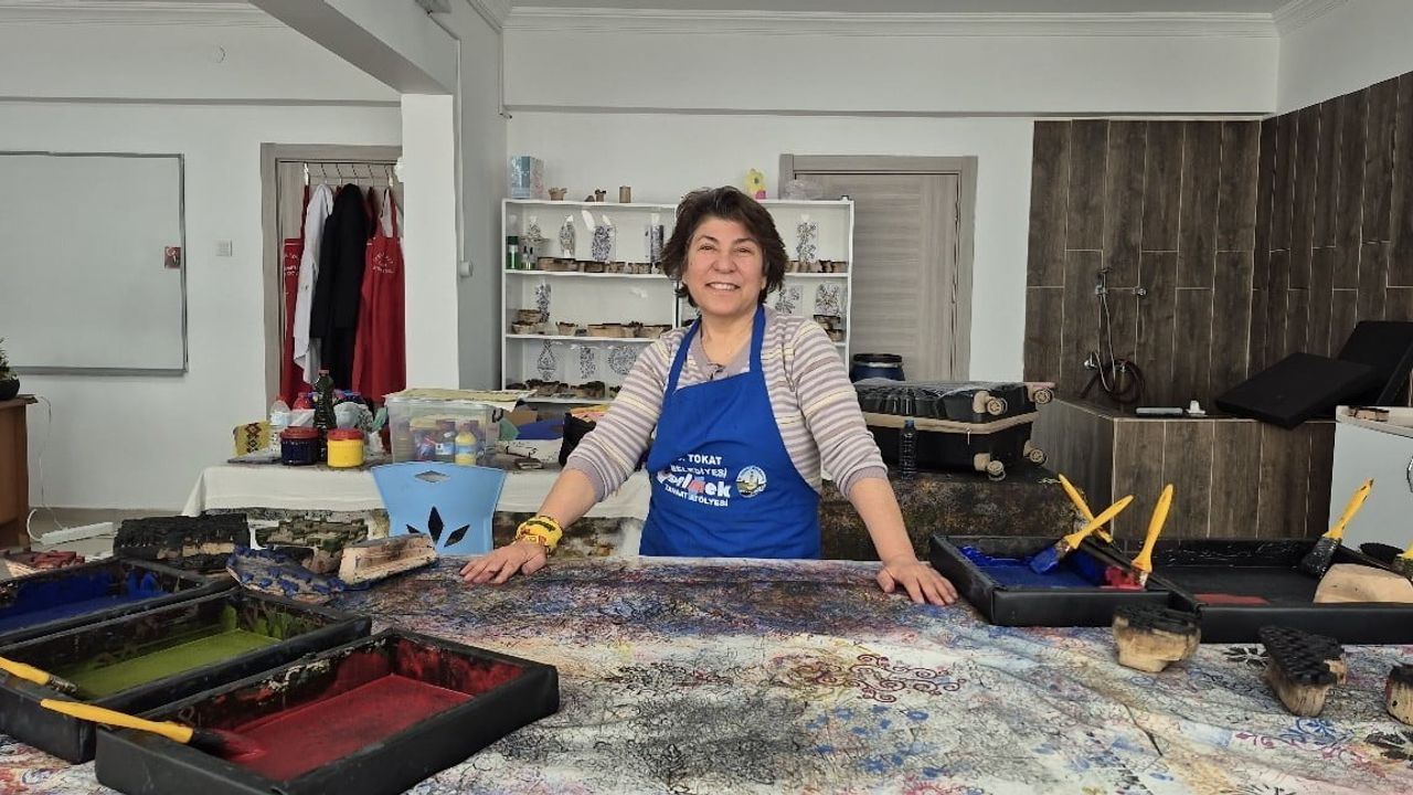 Ankaralı Ebru Sanatçısı Adalet Özdürük Tokat Baskı Sanatını BELMEK'te Öğreniyor