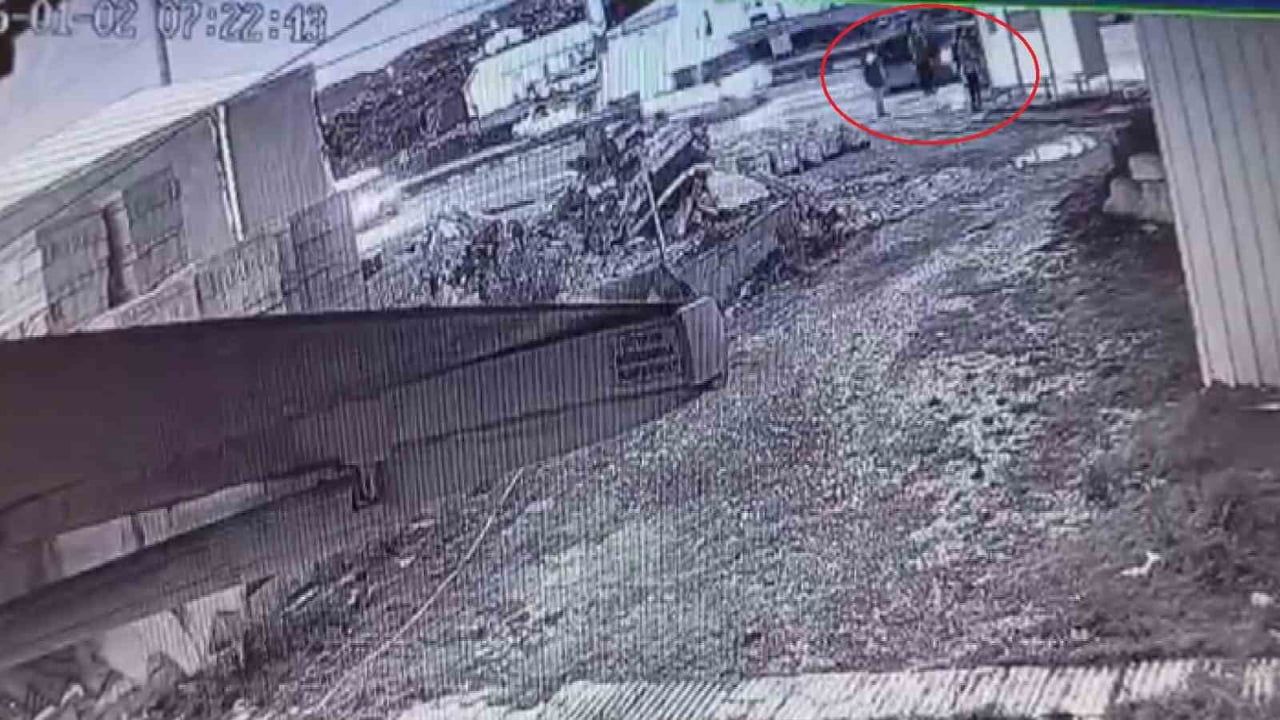 Antakya Gülderen Mahallesi'nde 9 Araçlık Zincirleme Kaza: Durağa Dalma Anları Kamerada