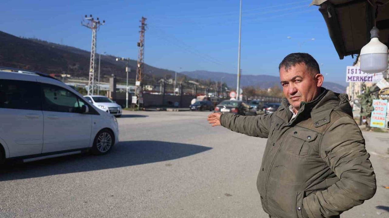 Antakya Zülüflühan'da Sola Dönüş Kazası Kamerada