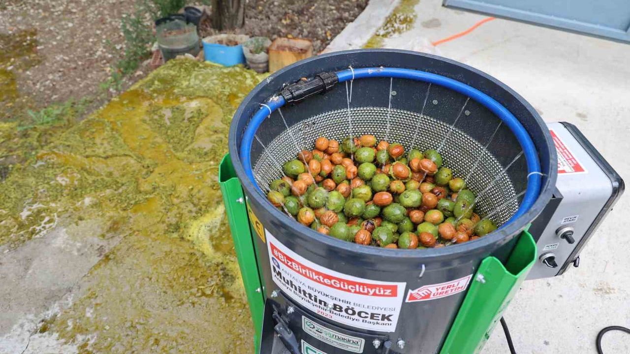 Antalya Büyükşehir 2025'te Binlerce Üreticiye Ekipman Desteği Sağladı