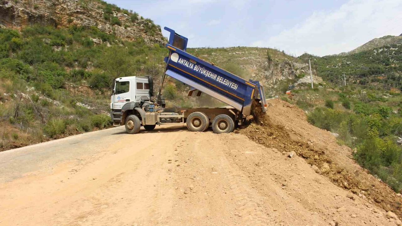 Antalya Büyükşehir’den 759 milyar 505 milyon 771 bin 51 TL’lik kırsal yol yatırımı