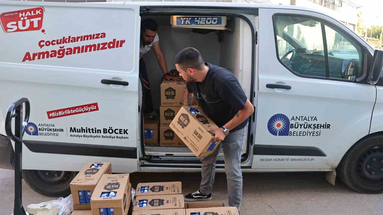 Antalya Büyükşehir'den çocuklara 67 bin 578 Halk Mama desteği