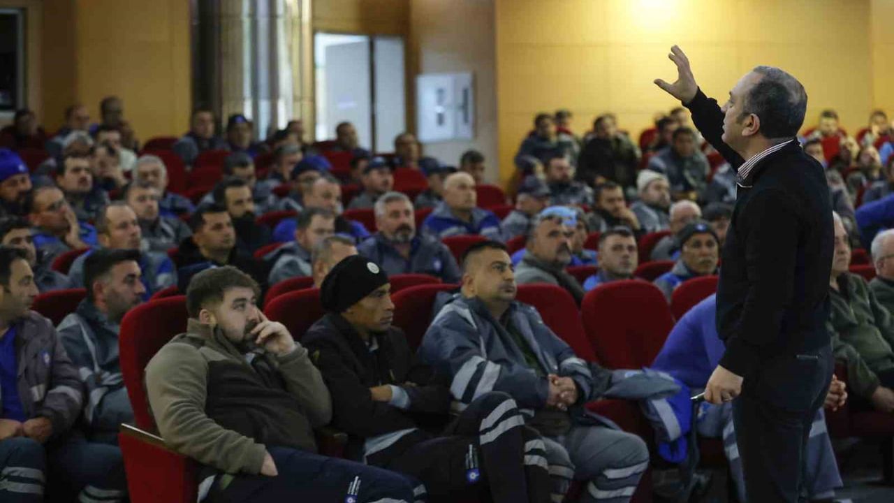 Antalya Büyükşehir’den İlaçlama Personeline Biyosidal Ürün Eğitimi